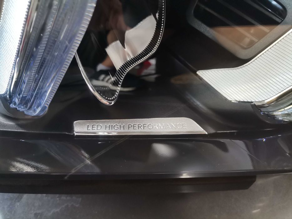 К-т Десен Фар Mercedes GLE W167 167 Full LED High Performance Като Нов