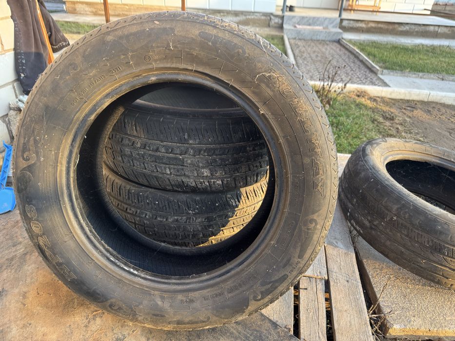 Продам резину 235/60 R17
