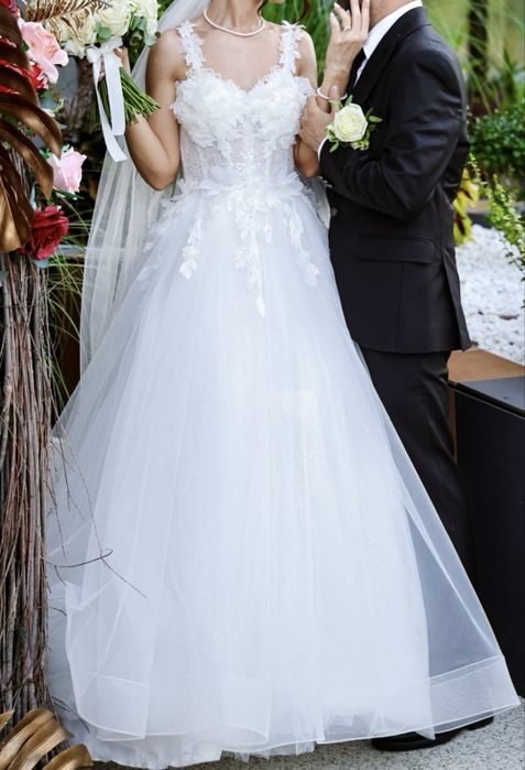 Vand rochie de mireasa