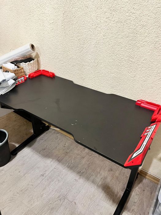 Продам Игровой стол компьютерный