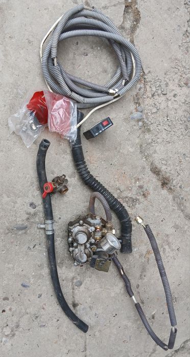 Metan gaz 3-pakaleniya kamplektdan faqat gaz balon yo‘q