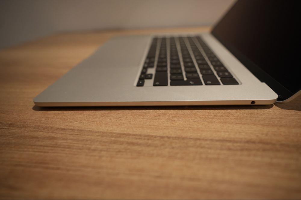 Macbook M3 Air 15”, 16GB Ram, 256GB SSD