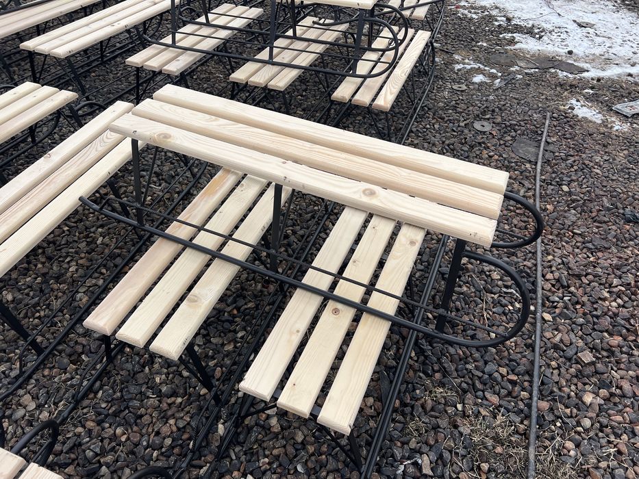 Sanie din fier cu lemn