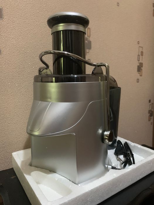 Соковыжималка новая в коробке