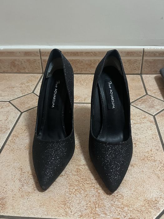 Брокатени черни токчета