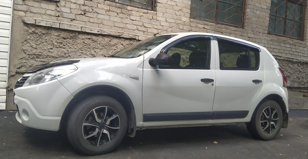 Рено Сандеро 2013г