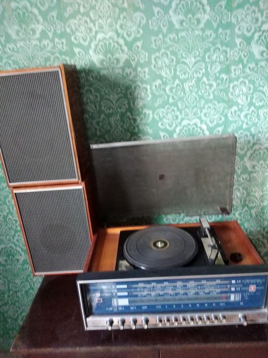 Рабочий радиопроигрыватель