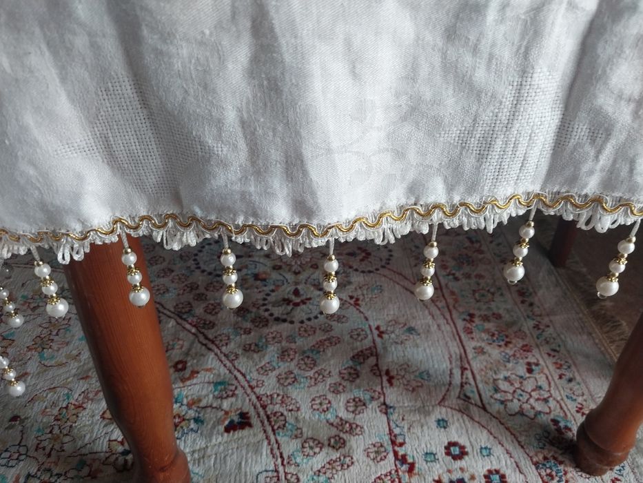 Продается скгатерти 3 штуки