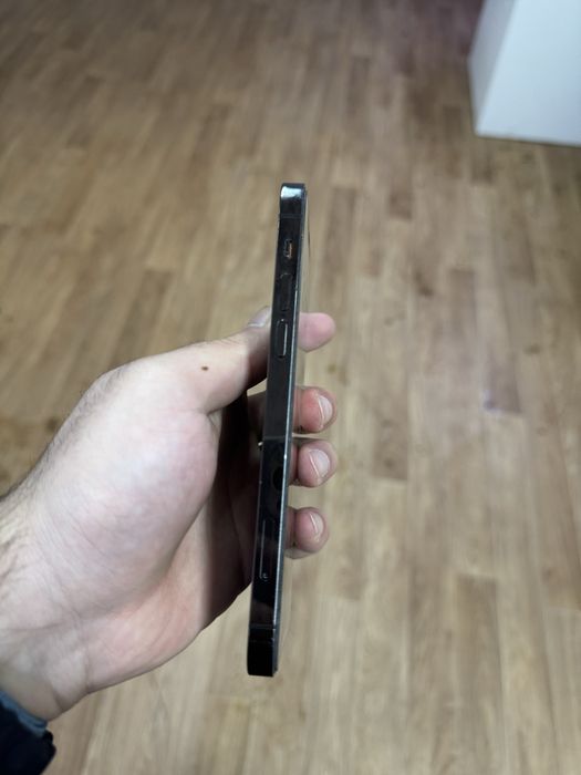 продам Айфон 12 про