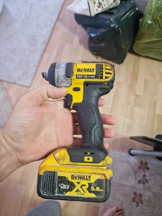 Filetanta impact 1/2 DEWALT DCF880 functionala! acumulat 5ah cap spart
