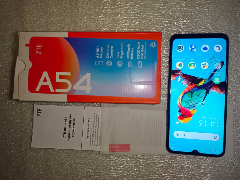 ZTE Blade 128GB Озу 4+4GB трещинки на экране, но всё работает, идеал