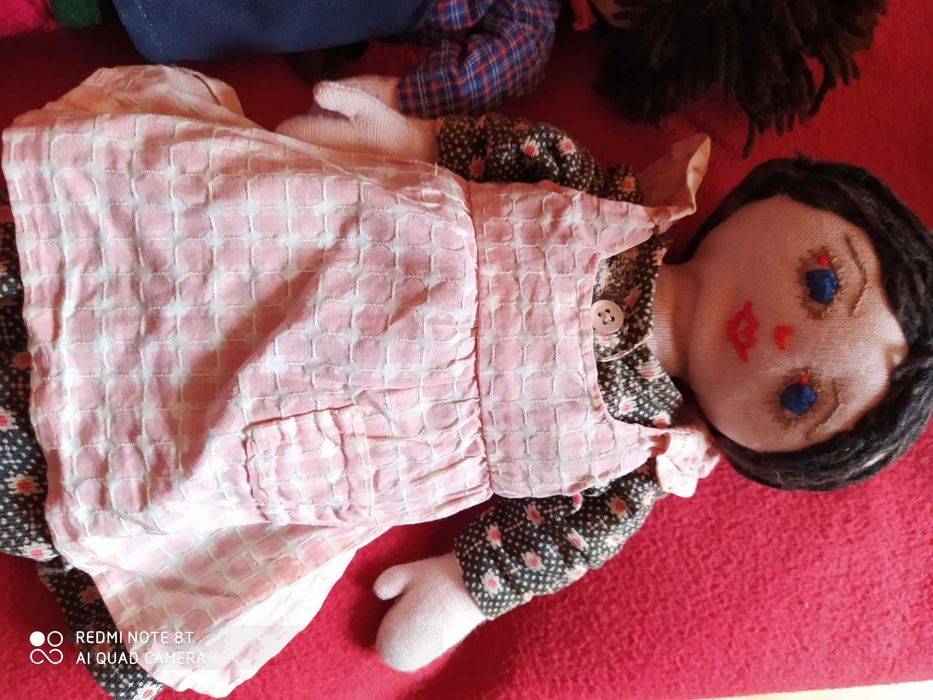 Стари ръчно направени кукли