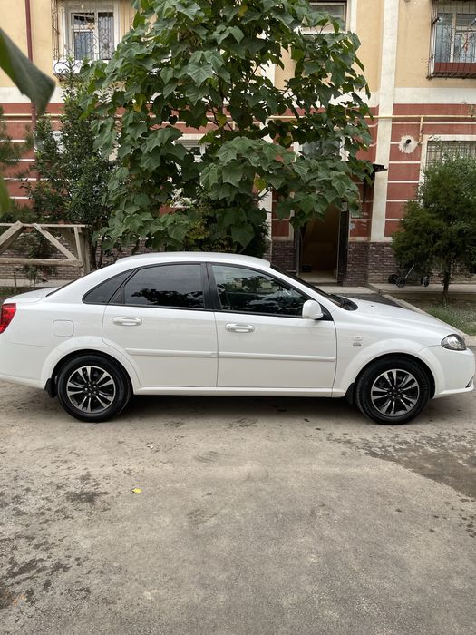 Srocna gentra 1.5 oq holati ideal benzinda yurgan