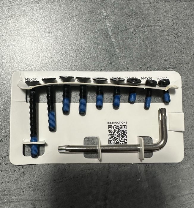 Set șuruburi antifurt Quad Lock (9 piese + cheie)