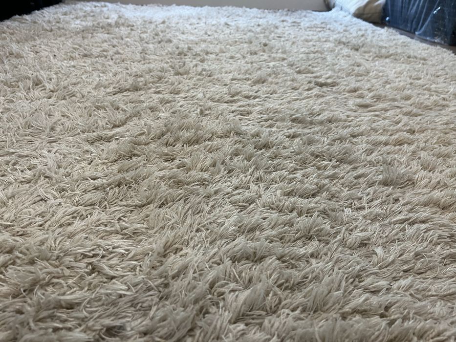 Килим текстил бял