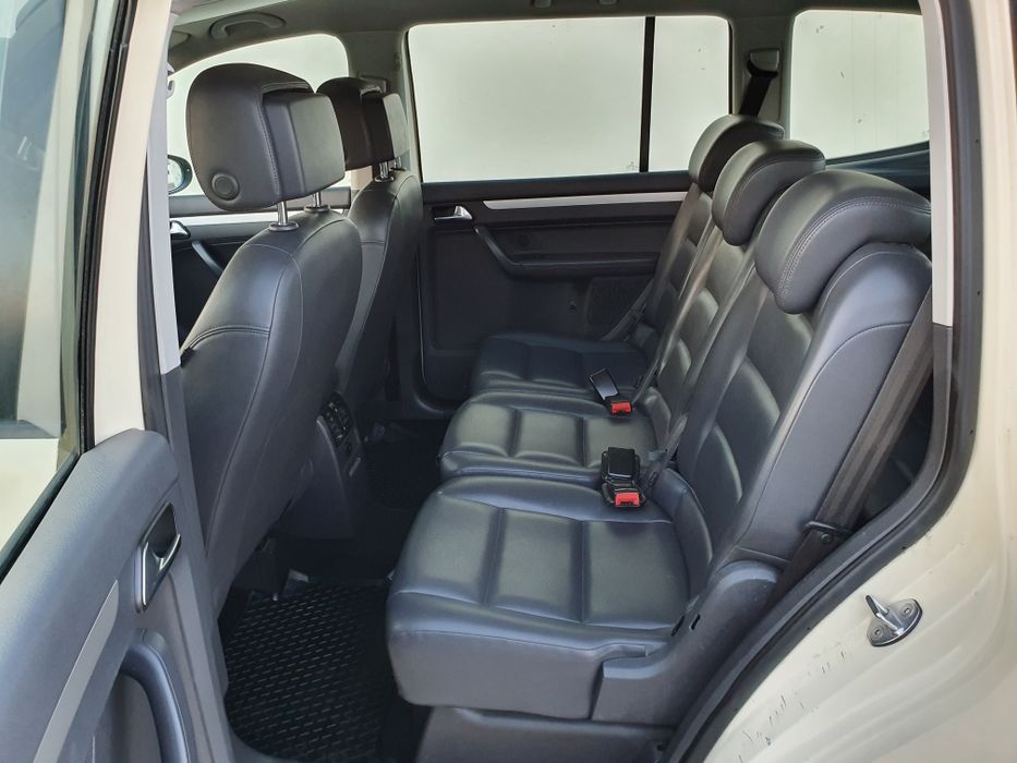 Dezmembrez vw Touran ,7 locuri ,2013 , diesel 1.6 , euro 5,CAY
