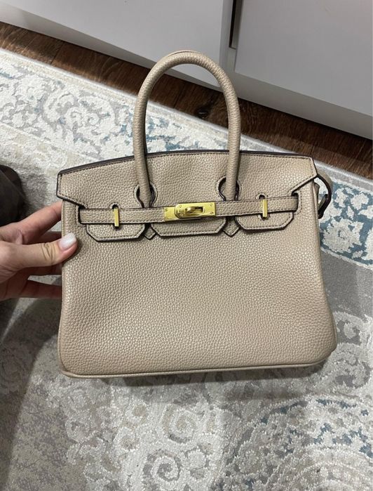 Продам сумку 3000 тг