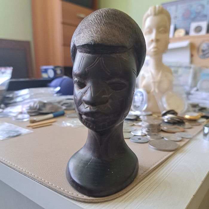 Statuete decorative din lemn