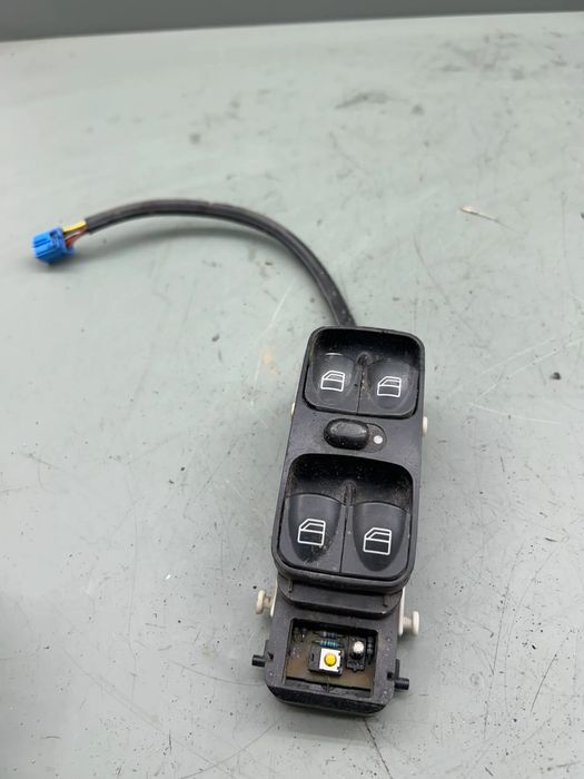Butoane geam sofer A2038200110 Mercedes-Benz C-Class 2003