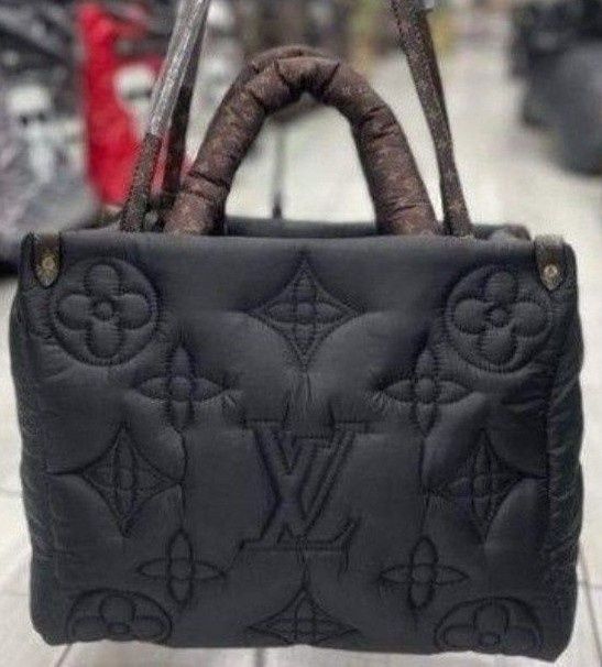 Geanta LV material textil impermeabil, new model, saculet, etichetă