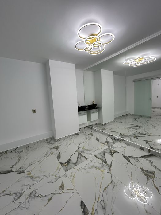 De inchiriat spatiu comercial pretabil cabinet medical/ salon de infrumusetare Pitesti / Teilor