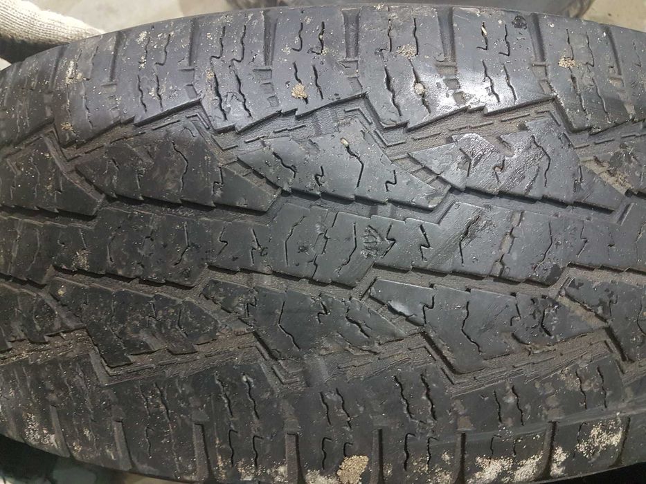 Продам шины 265/65/17