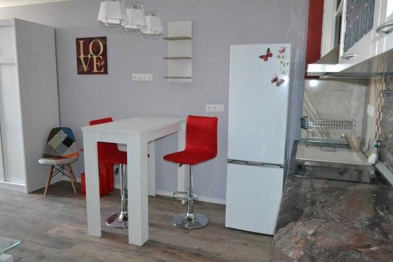 Продава се Едностаен апартамент в София, Център - 38 кв.м за 1141 €/кв.м - Снимка #2