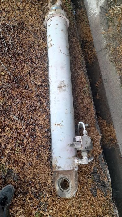 Avto kran 16 ton strela ko'tarish slindri