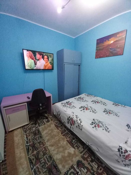 Închiriez,Cameră la Curte Zonă Centrală