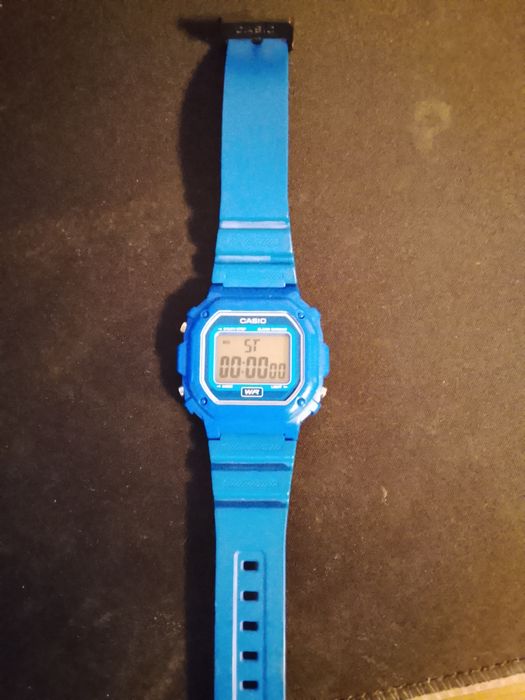 Електронен часовник на Casio
