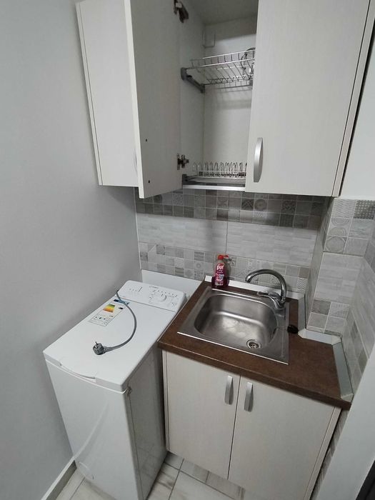 Proprietar , inchiriez garsoniera 23mp ,etaj 1 , 195 Euro / luna