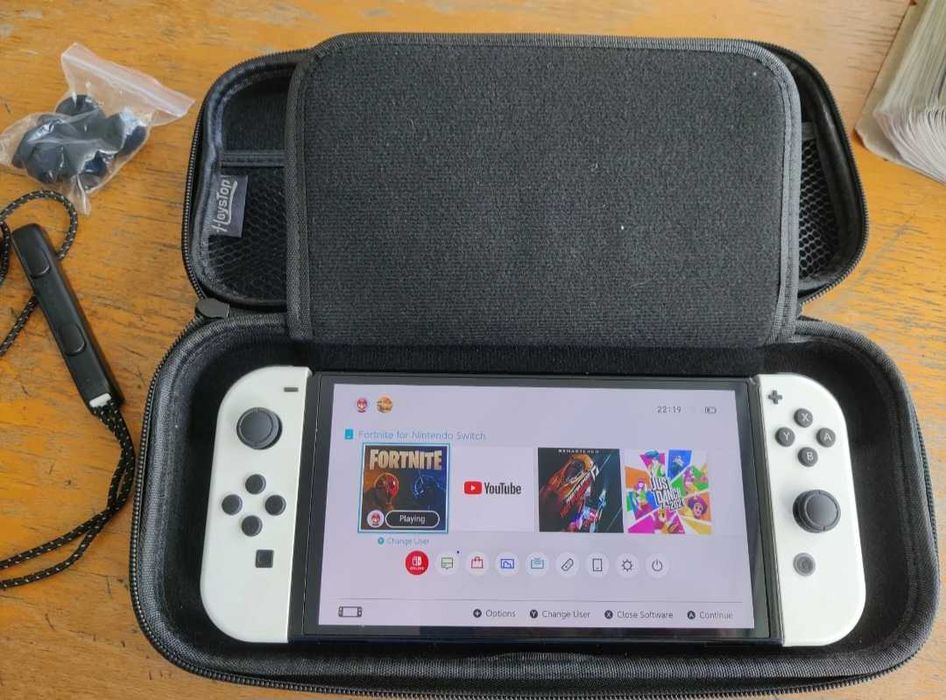 nitendo switch oled alb!