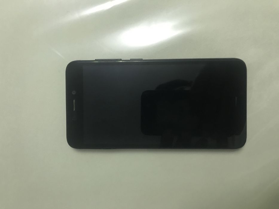 Redmi 4x  32GB.  RAM 3.00GB