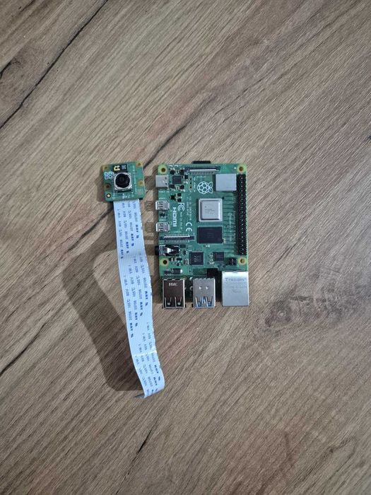 Raspberry PI 4 - 2GB + camera