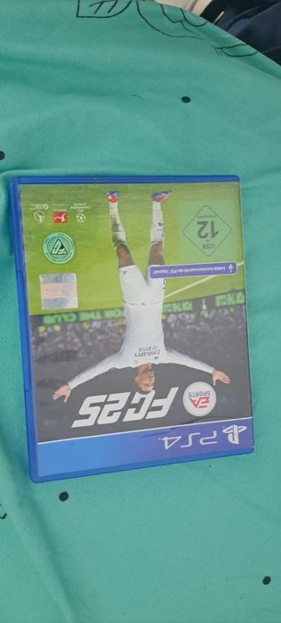 Jocuri ps4 in stare buna + controlere.