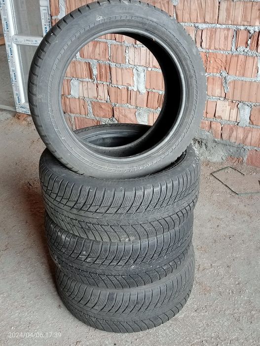 Anvelope de vara și un set de iarna  pe 225 50 17 bucata 100 de lei și