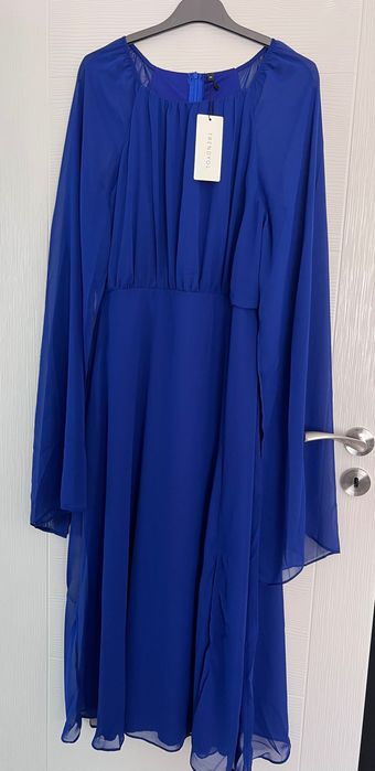 Рокля с етикет от Trendyol