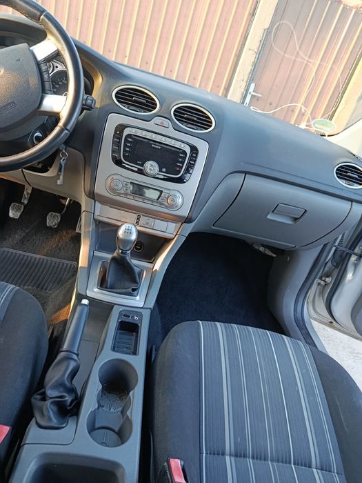 Vând Ford Focus 2010