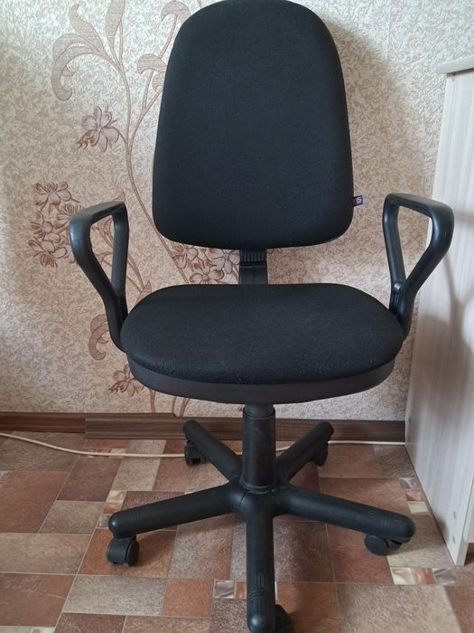 Продам компьютерное кресло