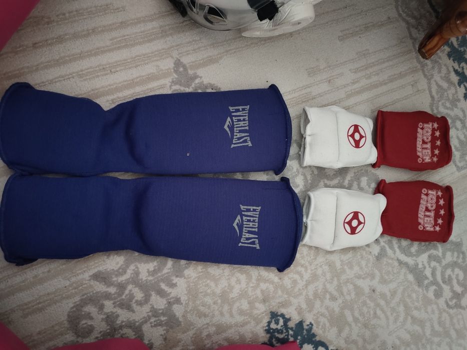 Шлем для каратэ,  таэквондо