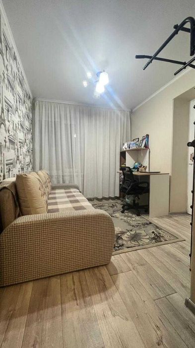 Продам 4 ком квартира РН Центр