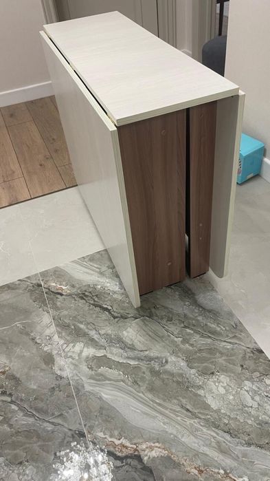 Стол книжка новый