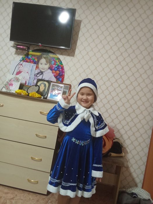 Продам костюм снегурочки