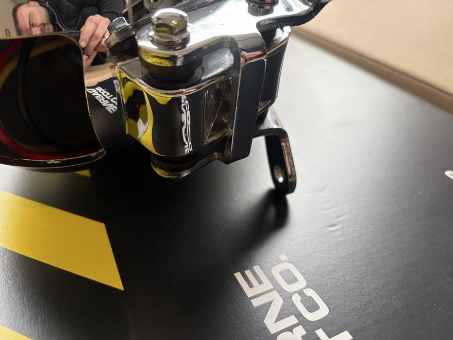 Honda VTX1800 1300 фар + стойка