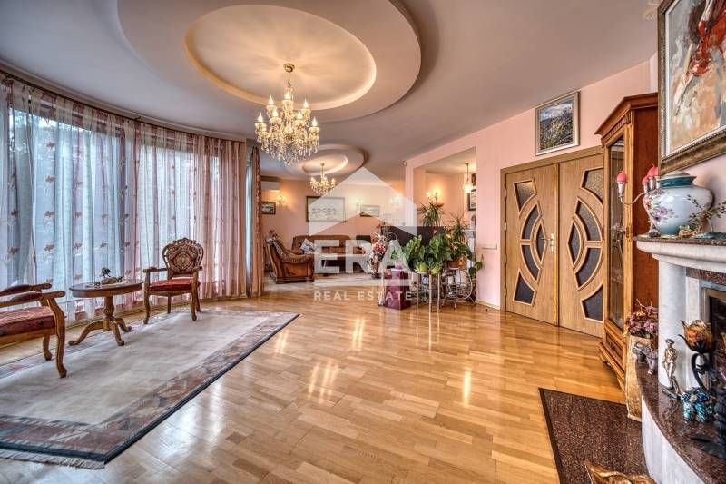 Продава се Къща в Варна, Бриз - 329 кв.м за 1535 €/кв.м - Снимка #8