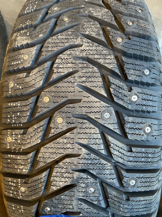 На 17. 225/55 шипы  в нал