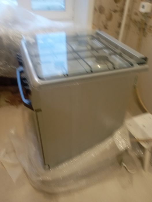 Продам новую газовую плиту