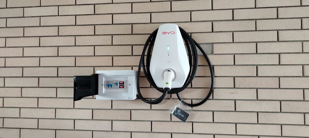 Установка зарядное устройство для Электромобилей.
7квт зарядка установ