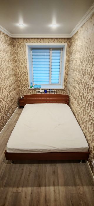 Кровать с матрасом