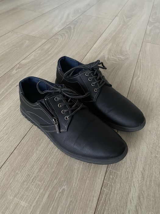 Школьные туфли